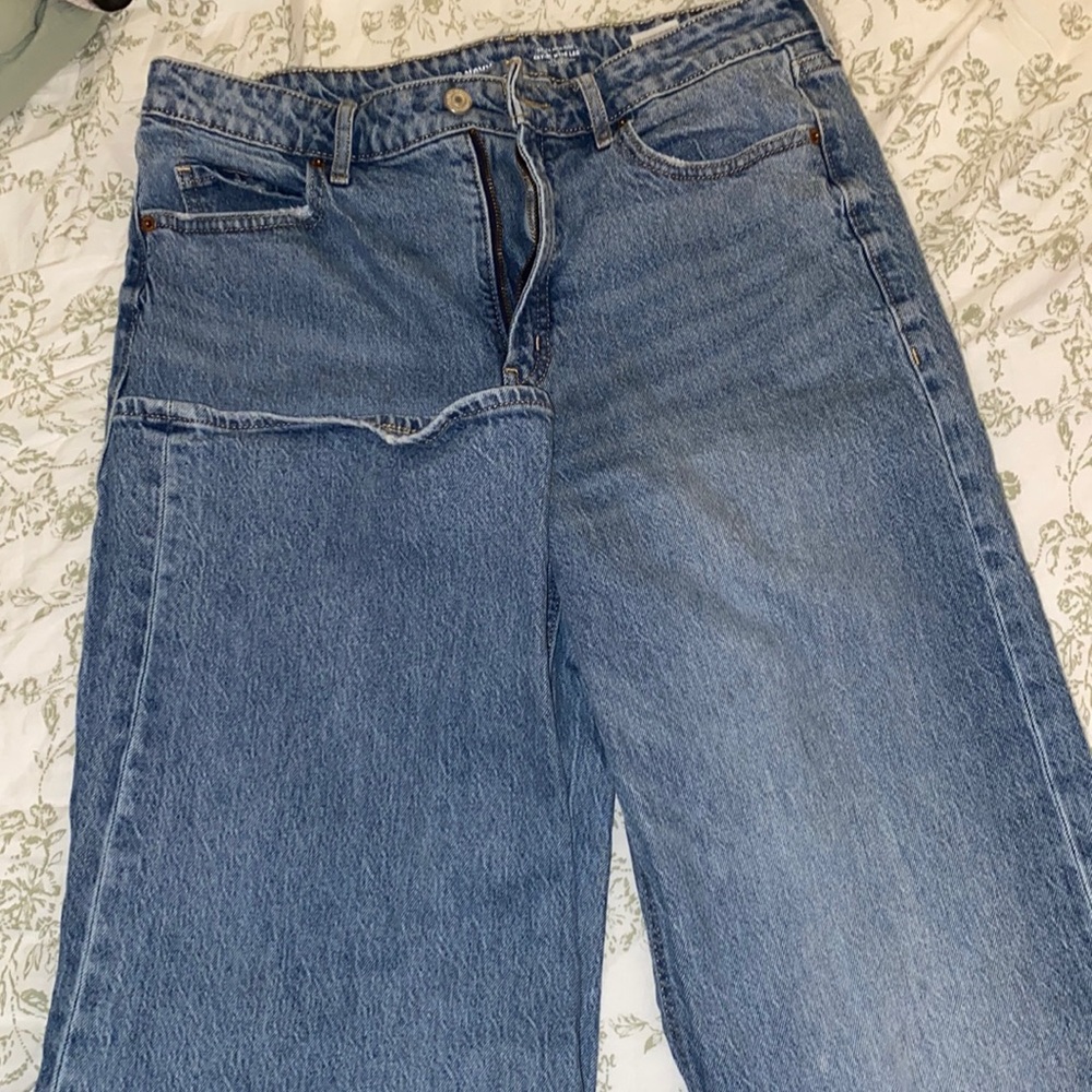 Old Navy women’s jeans, extra high-rise Sky-hi wide leg. Size 10. EUC.